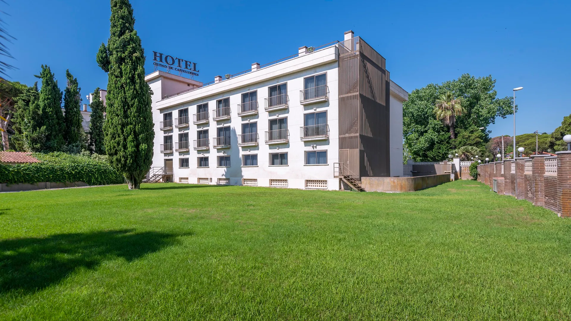 Ciudad De Castelldefels Hotel